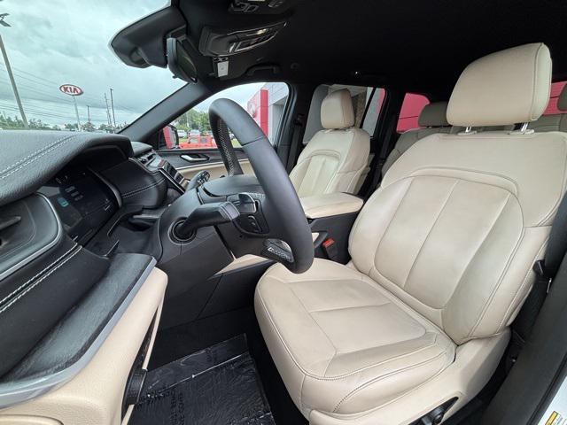 used 2023 Jeep Grand Cherokee car, priced at $32,997