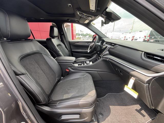 new 2025 Jeep Grand Cherokee L car, priced at $39,245