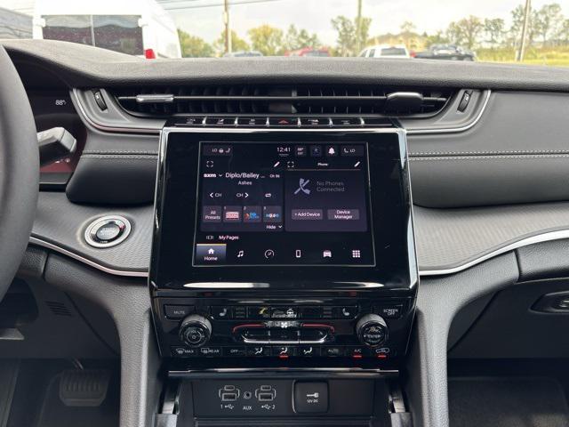 new 2025 Jeep Grand Cherokee L car, priced at $39,245