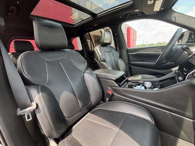 used 2022 Jeep Grand Cherokee car, priced at $39,997