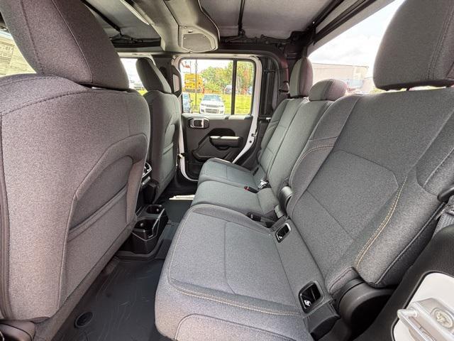 new 2025 Jeep Gladiator car, priced at $38,057