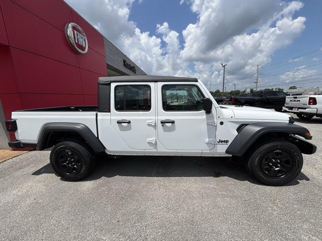 new 2025 Jeep Gladiator car, priced at $38,057