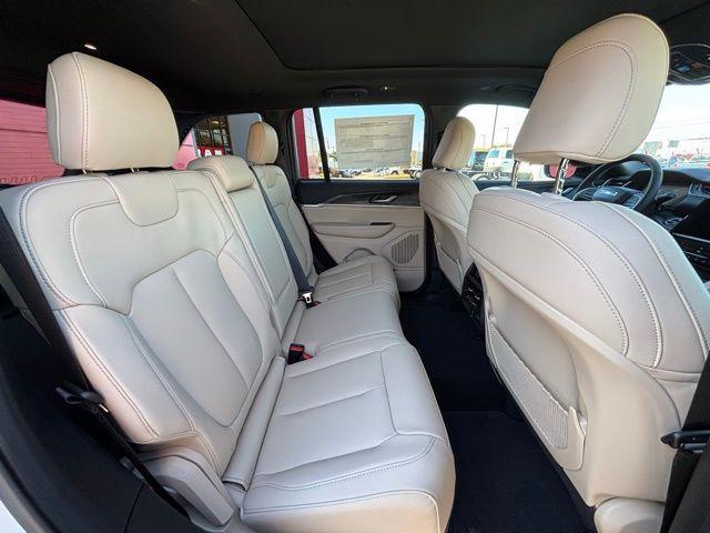 new 2025 Jeep Grand Cherokee car, priced at $36,160