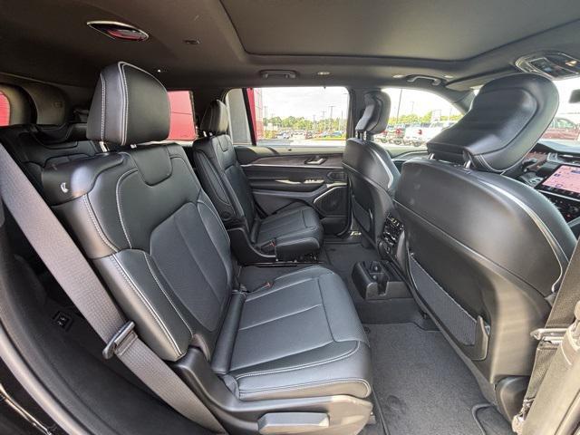 new 2025 Jeep Grand Cherokee L car, priced at $59,904