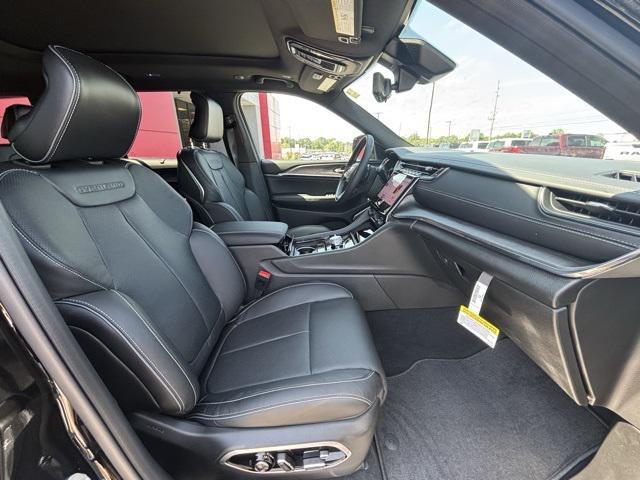 new 2025 Jeep Grand Cherokee L car, priced at $59,904