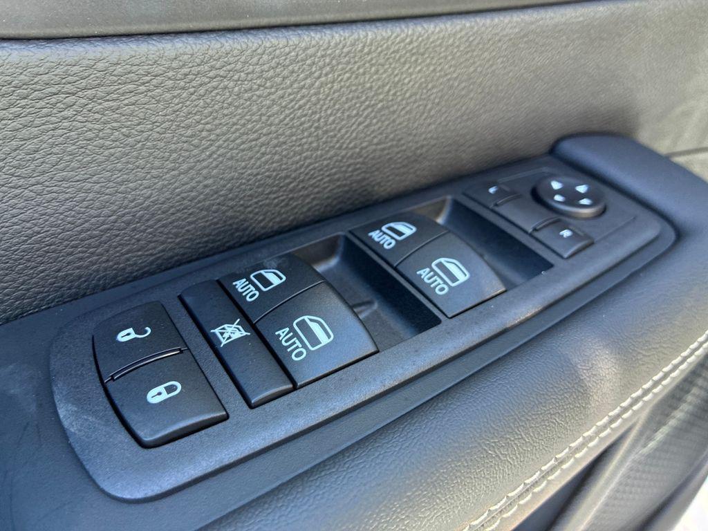 new 2026 Chrysler Pacifica car, priced at $44,472