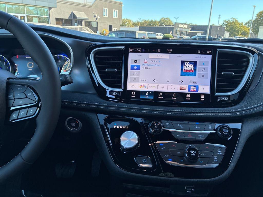 new 2026 Chrysler Pacifica car, priced at $44,472