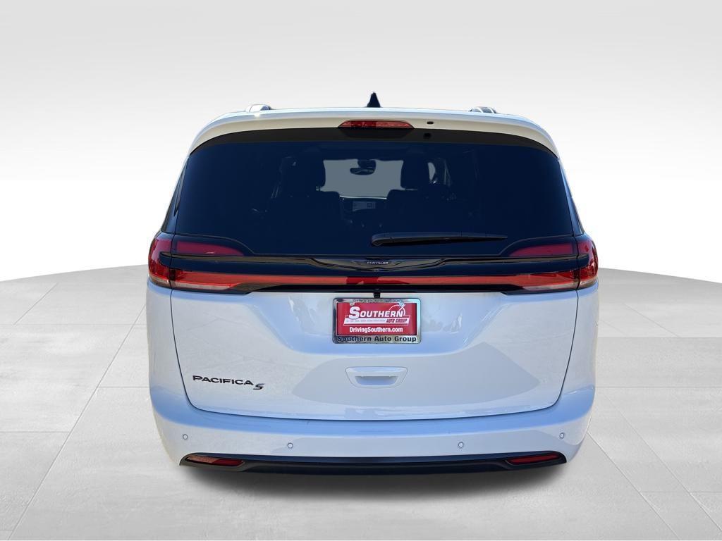 new 2026 Chrysler Pacifica car, priced at $44,472