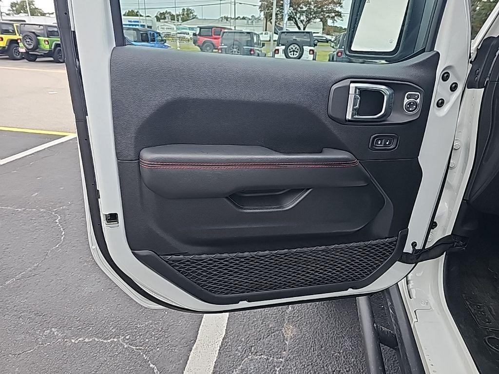 used 2021 Jeep Wrangler Unlimited car, priced at $40,251