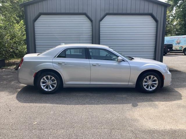 used 2023 Chrysler 300 car, priced at $25,999