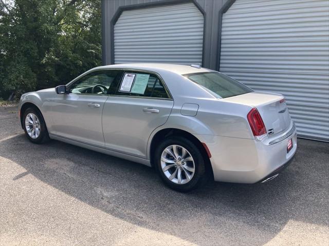 used 2023 Chrysler 300 car, priced at $25,999