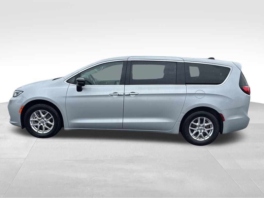 used 2024 Chrysler Pacifica car, priced at $30,700