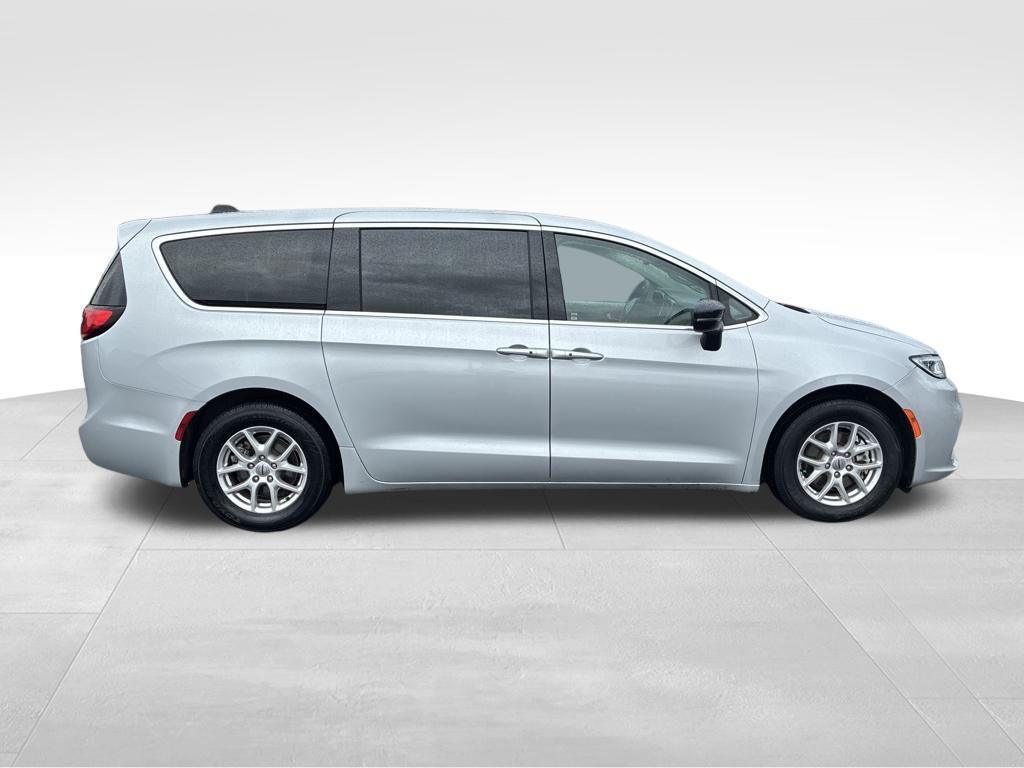 used 2024 Chrysler Pacifica car, priced at $30,700