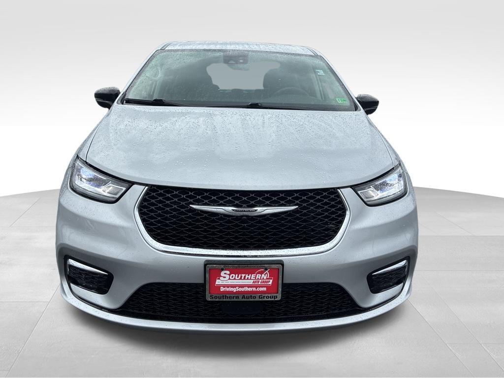 used 2024 Chrysler Pacifica car, priced at $30,700