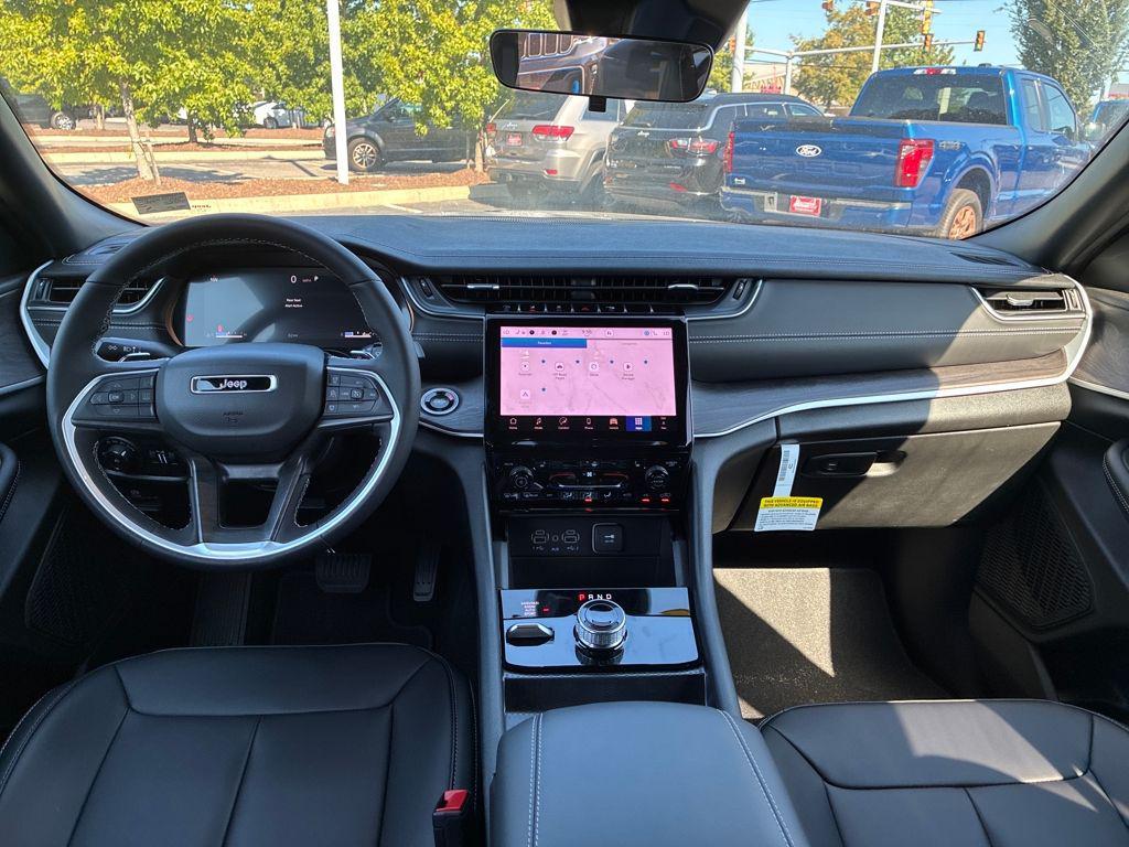new 2025 Jeep Grand Cherokee car, priced at $40,259