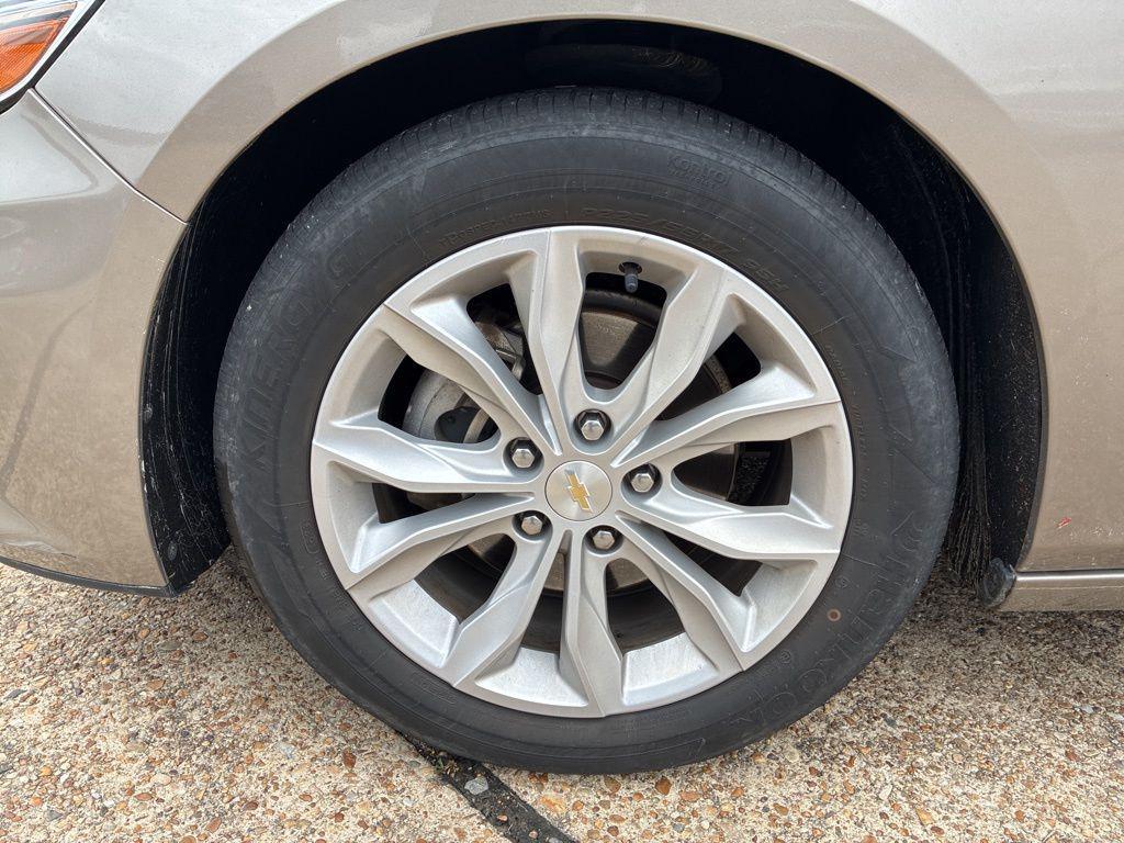 used 2023 Chevrolet Malibu car, priced at $18,600