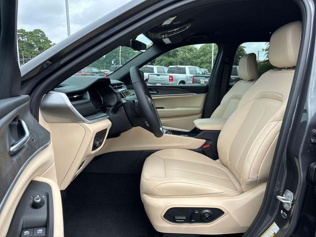 new 2025 Jeep Grand Cherokee L car, priced at $43,951