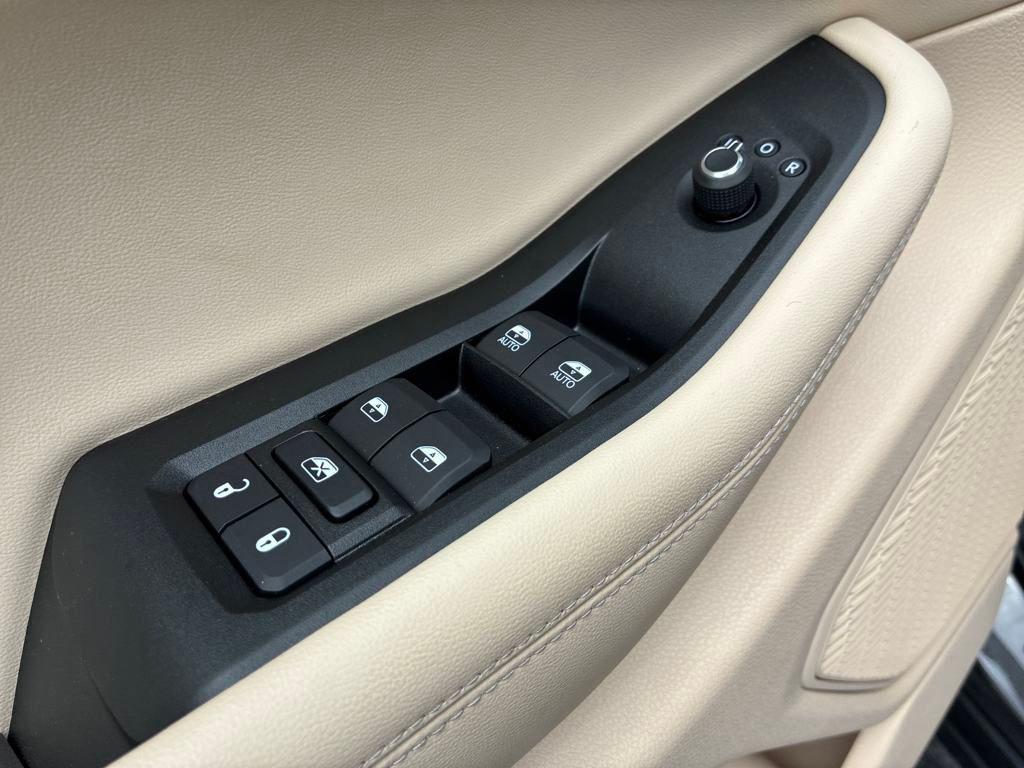 new 2025 Jeep Grand Cherokee L car, priced at $43,951