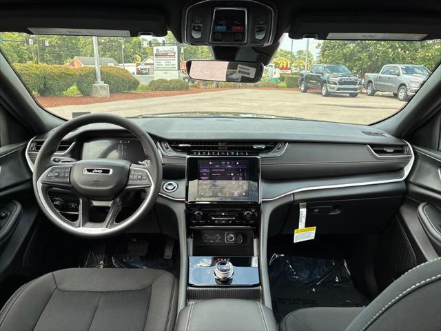 new 2025 Jeep Grand Cherokee car, priced at $37,145