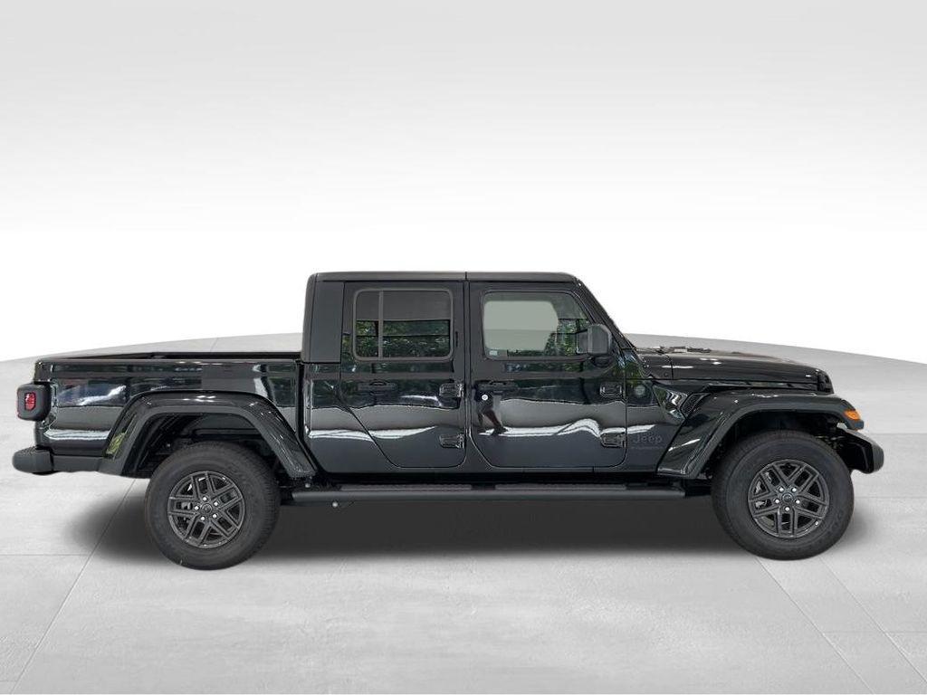 used 2024 Jeep Gladiator car