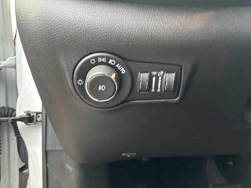 used 2022 Jeep Compass car, priced at $20,400