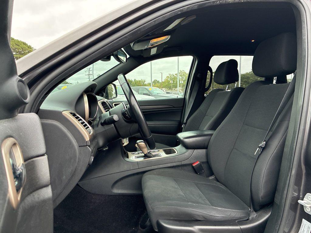 used 2017 Jeep Grand Cherokee car, priced at $15,916