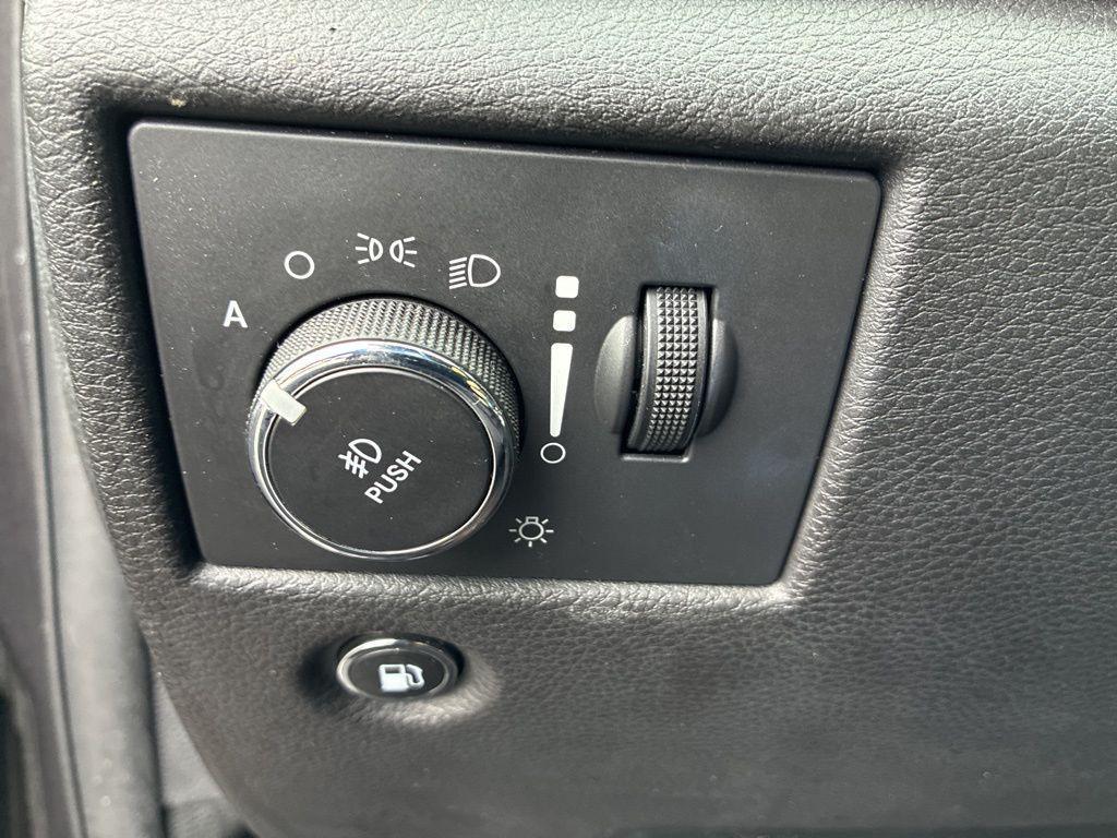 used 2017 Jeep Grand Cherokee car, priced at $15,916