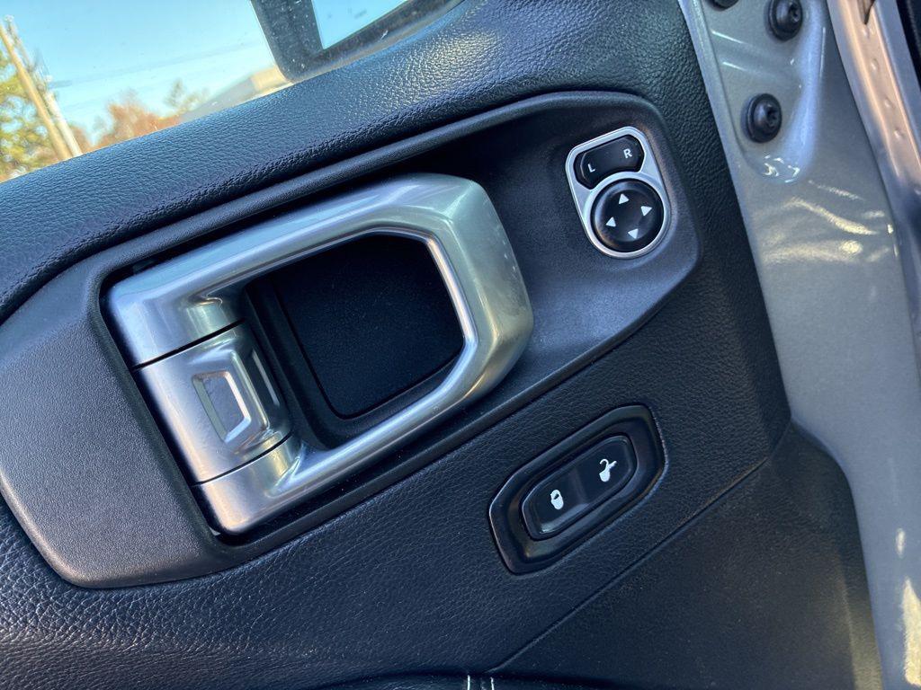 used 2018 Jeep Wrangler Unlimited car, priced at $26,724