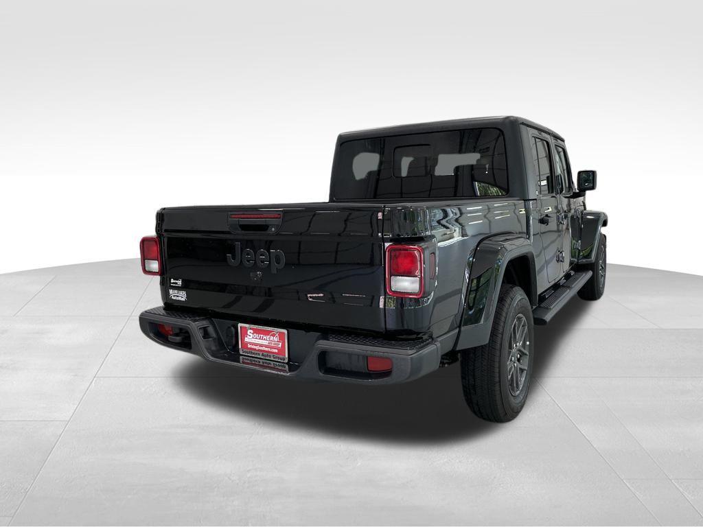 used 2024 Jeep Gladiator car, priced at $37,722