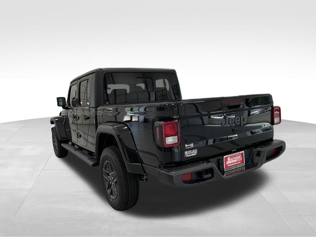 used 2024 Jeep Gladiator car, priced at $37,722