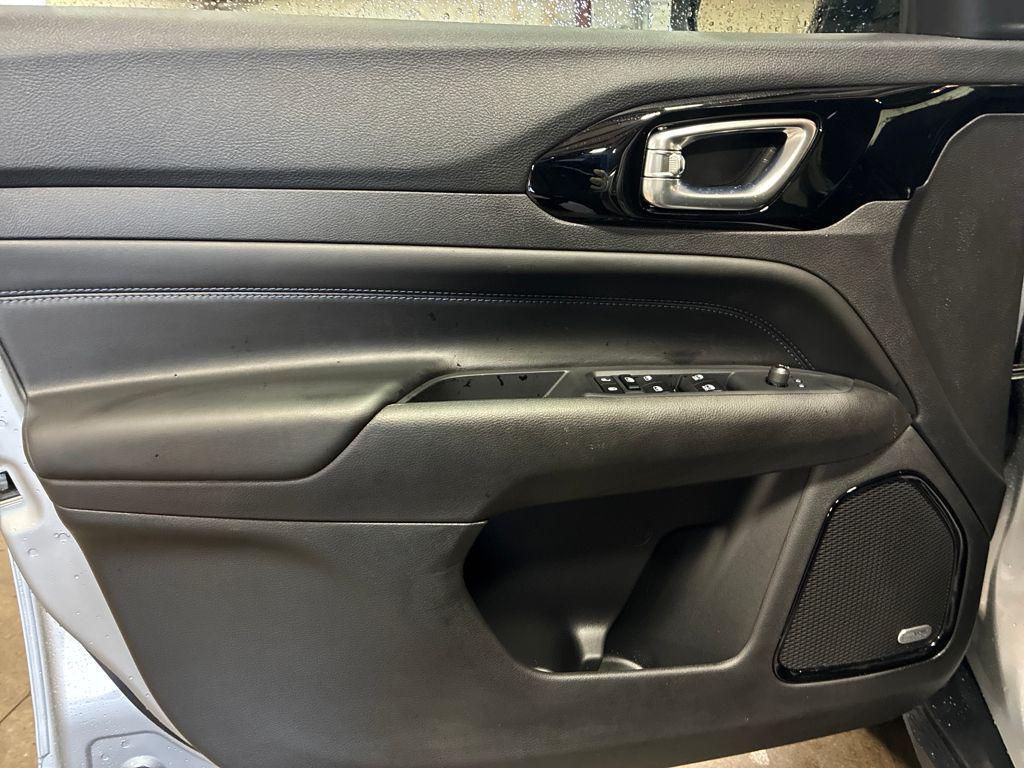new 2025 Jeep Compass car, priced at $33,996