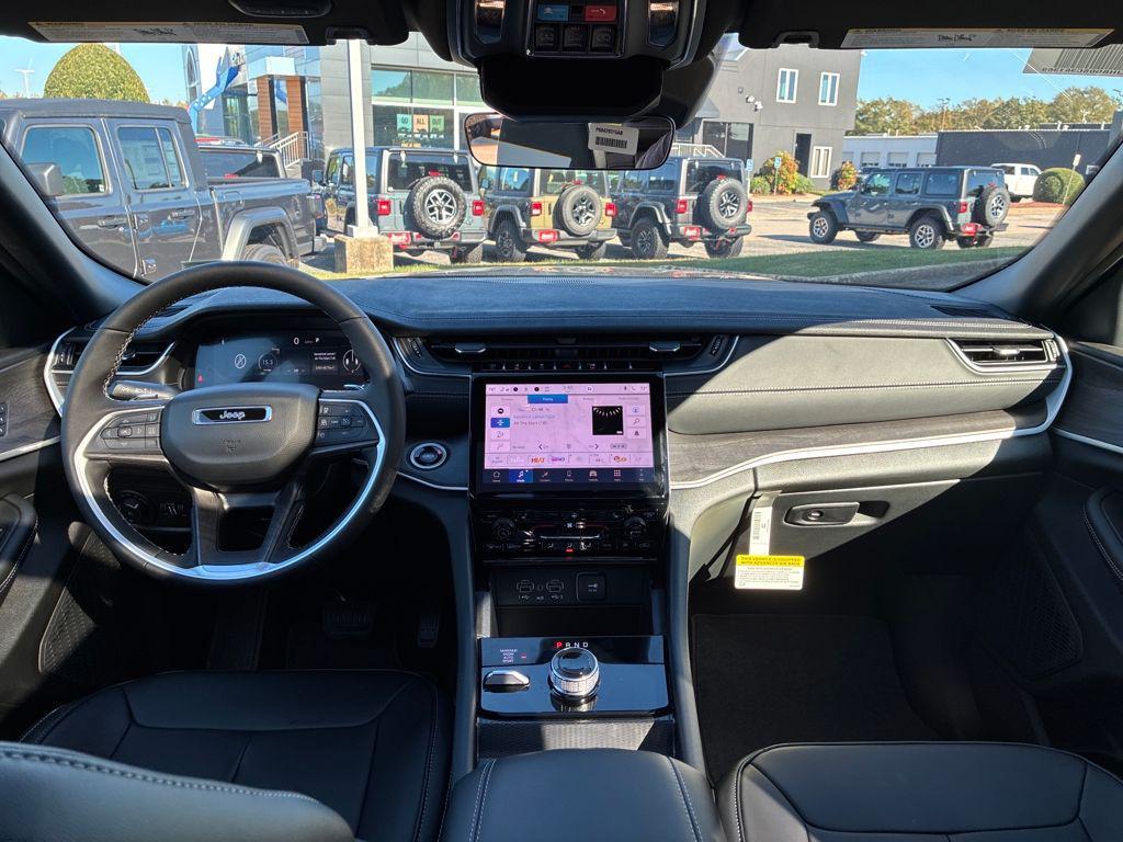 new 2025 Jeep Grand Cherokee car, priced at $43,259