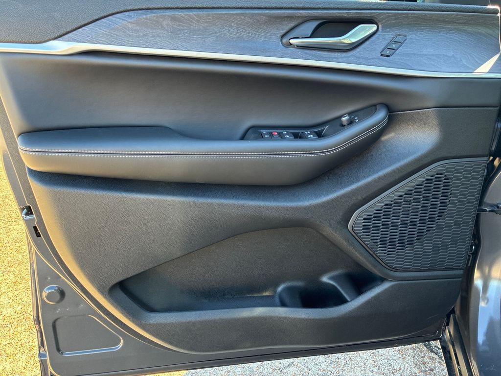 new 2025 Jeep Grand Cherokee car, priced at $43,259