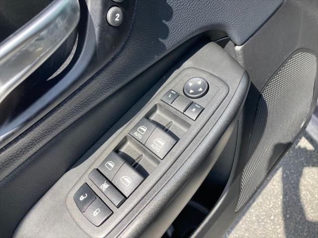 used 2023 Jeep Cherokee car, priced at $28,990