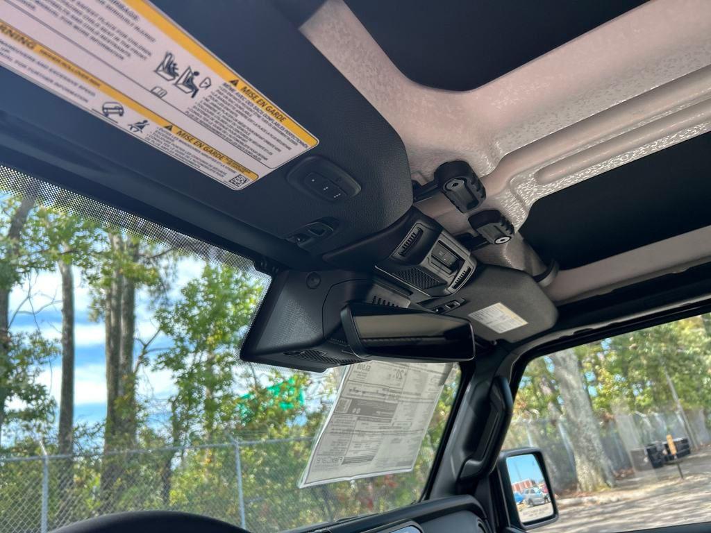 new 2025 Jeep Wrangler car