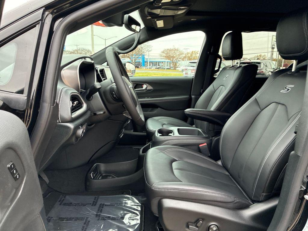 new 2026 Chrysler Pacifica car, priced at $49,417