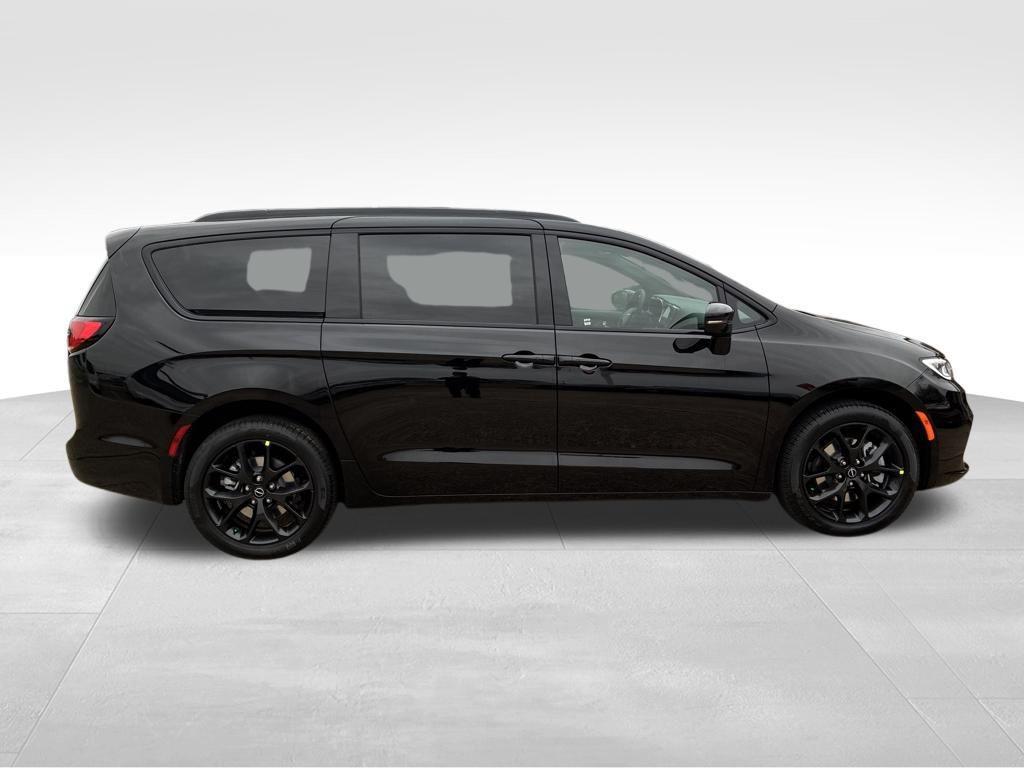 new 2026 Chrysler Pacifica car, priced at $49,417