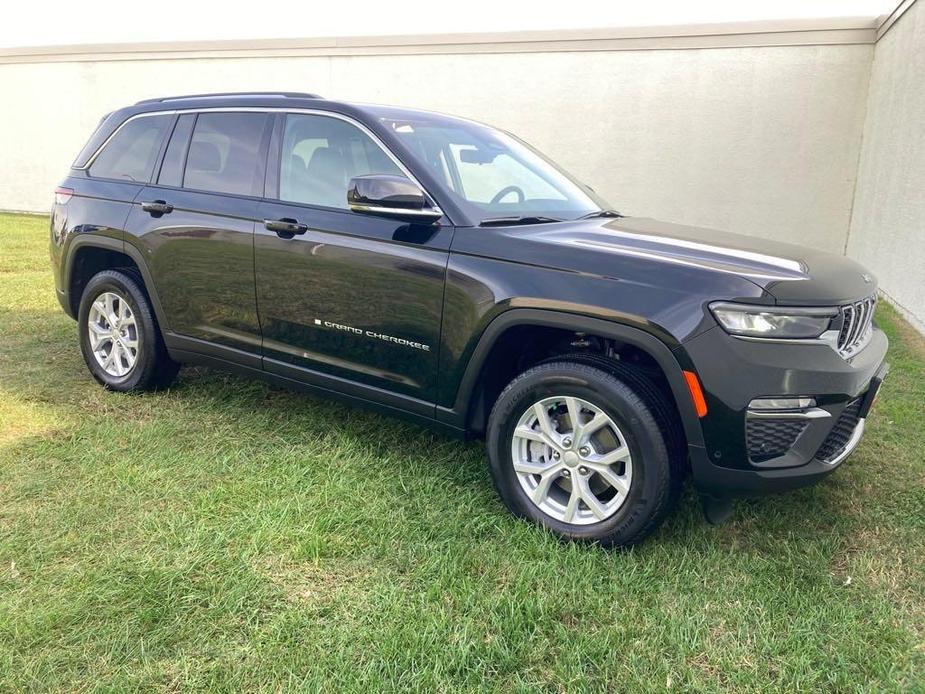 new 2024 Jeep Grand Cherokee car, priced at $41,206