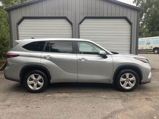 used 2023 Toyota Highlander car, priced at $31,257