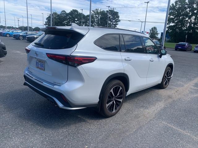 used 2022 Toyota Highlander car, priced at $44,000