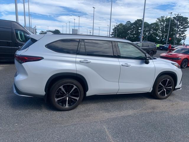 used 2022 Toyota Highlander car, priced at $44,000