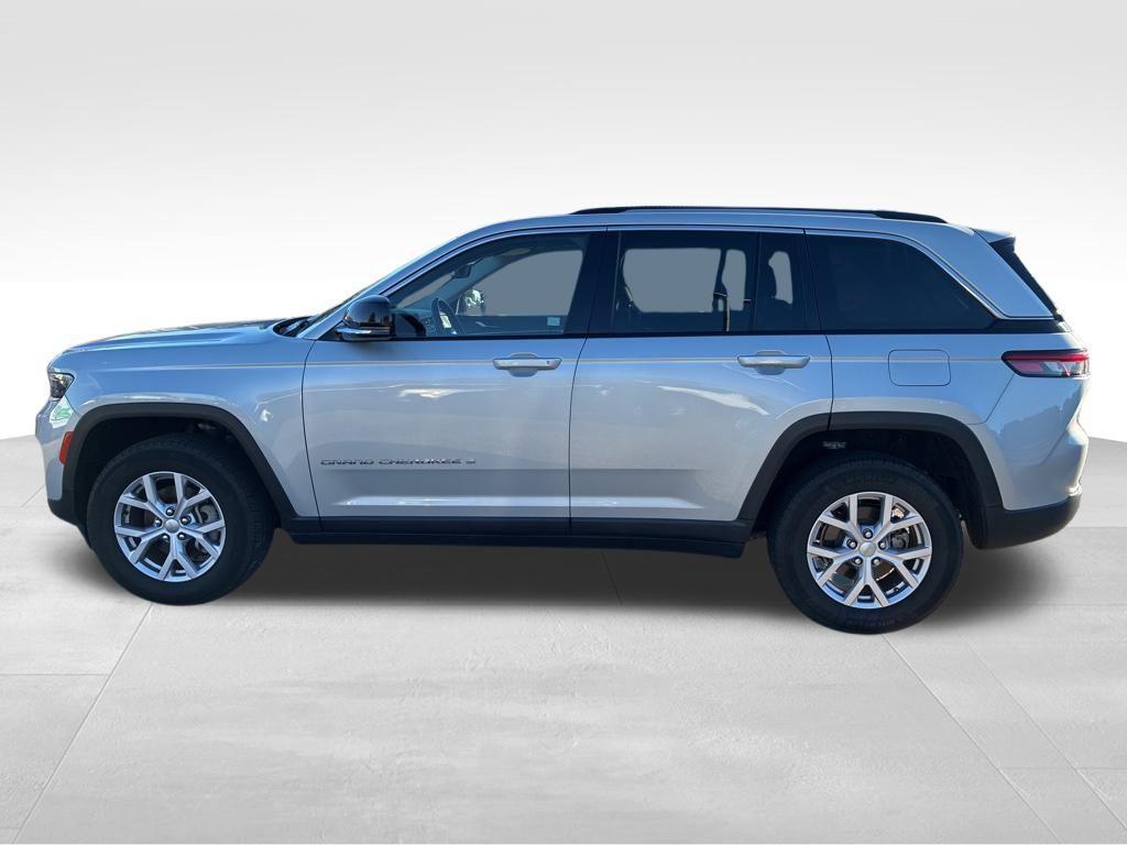 used 2022 Jeep Grand Cherokee car, priced at $32,300