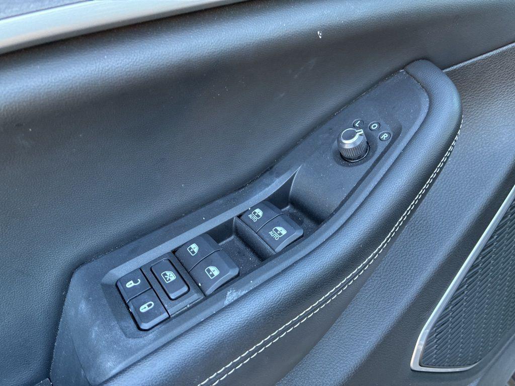 used 2022 Jeep Grand Cherokee car, priced at $32,300