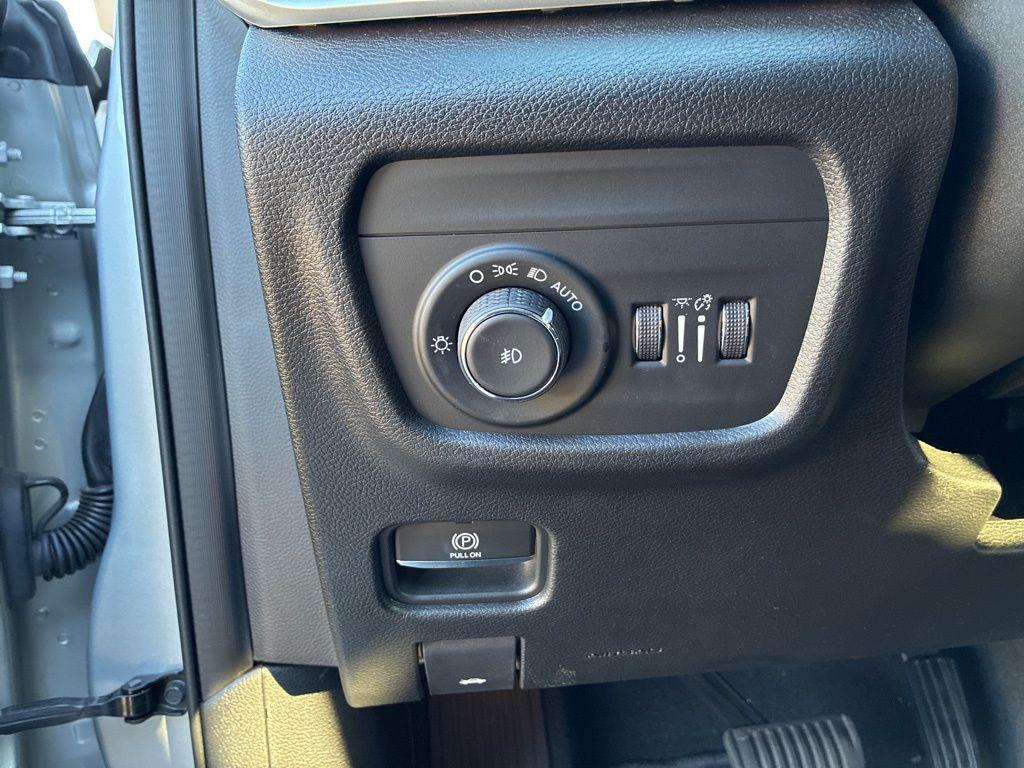 used 2022 Jeep Grand Cherokee car, priced at $32,300