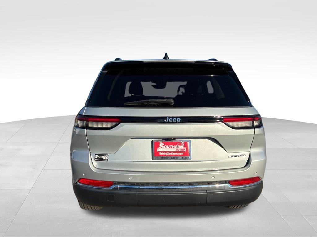 used 2022 Jeep Grand Cherokee car, priced at $32,300