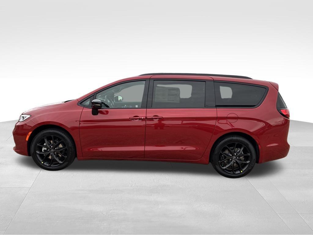 new 2026 Chrysler Pacifica car, priced at $41,717