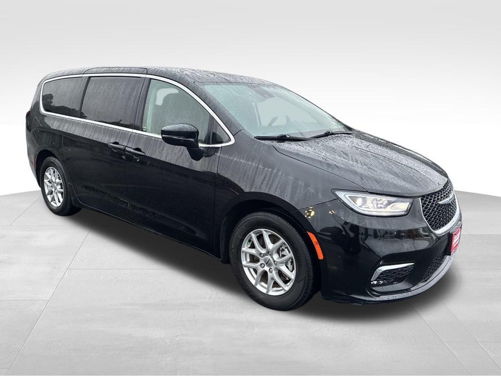 used 2024 Chrysler Pacifica car, priced at $30,500