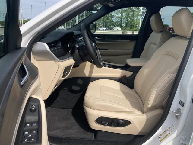 new 2025 Jeep Grand Cherokee car, priced at $49,415