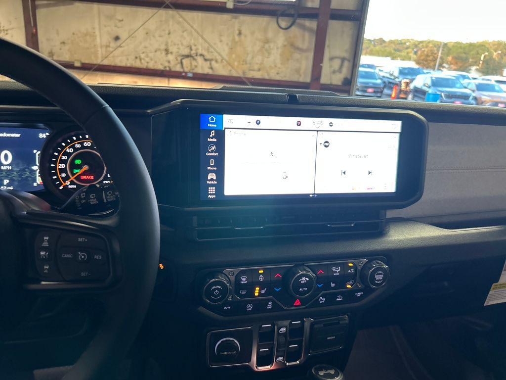 new 2025 Jeep Wrangler car, priced at $46,018