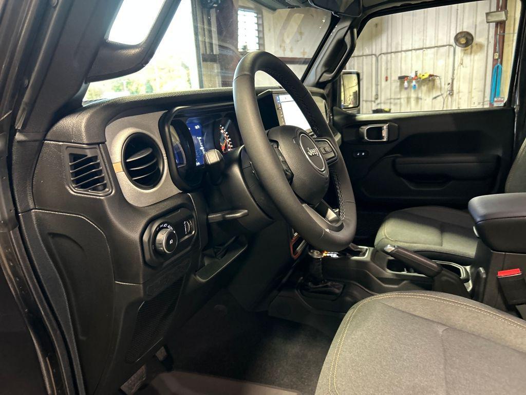 new 2025 Jeep Wrangler car, priced at $46,018